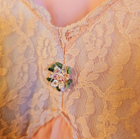 Cheeky little vintage lingerie 👙 - Picture 5 of 10